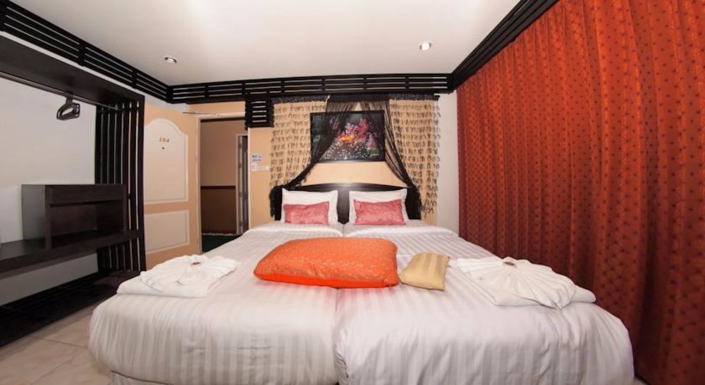 Cool Sea House Hotel Patong Bagian luar foto