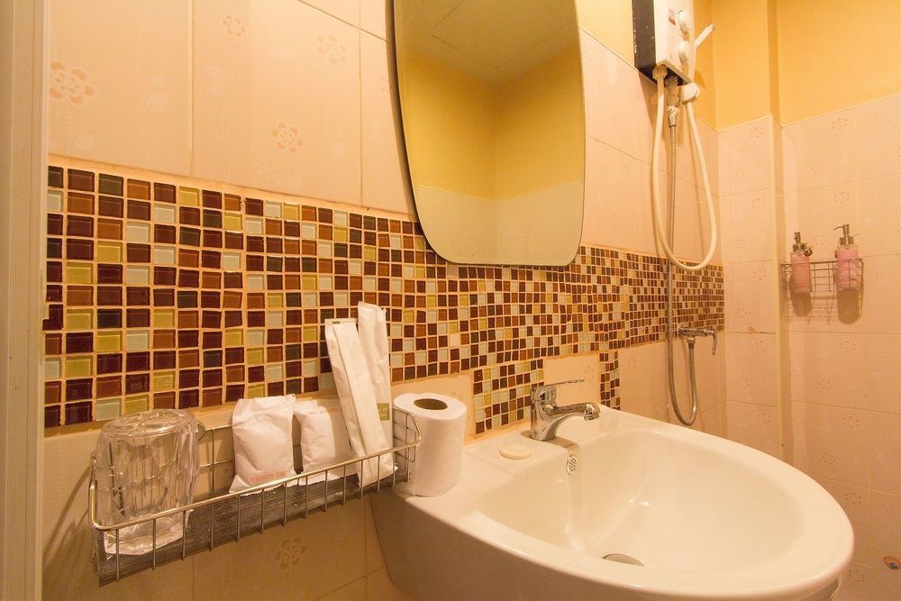 Cool Sea House Hotel Patong Bagian luar foto