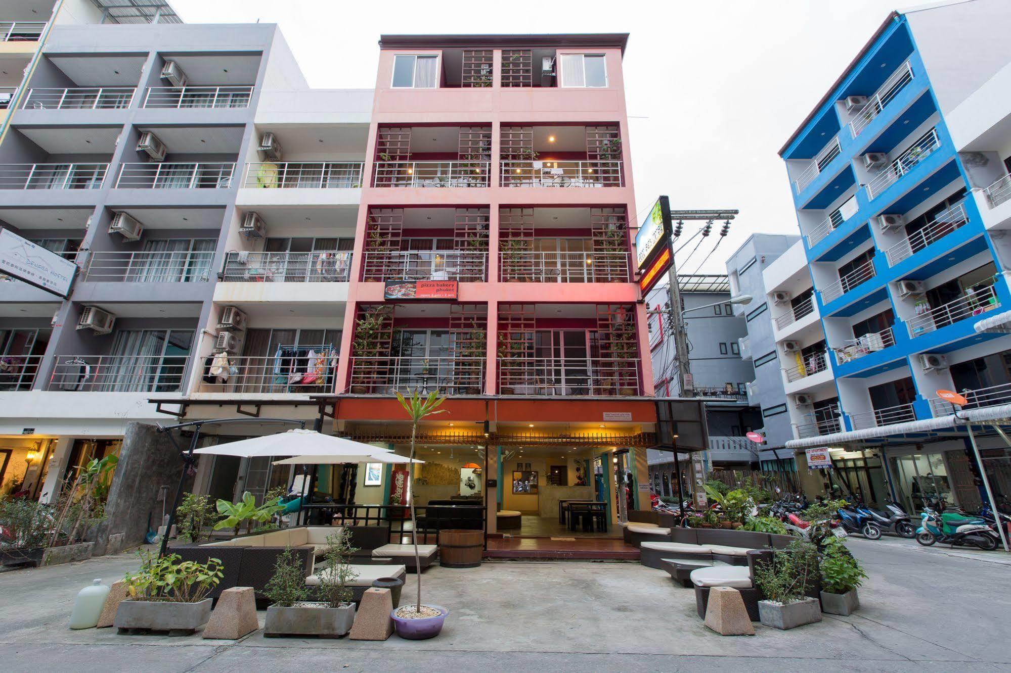 Cool Sea House Hotel Patong Bagian luar foto