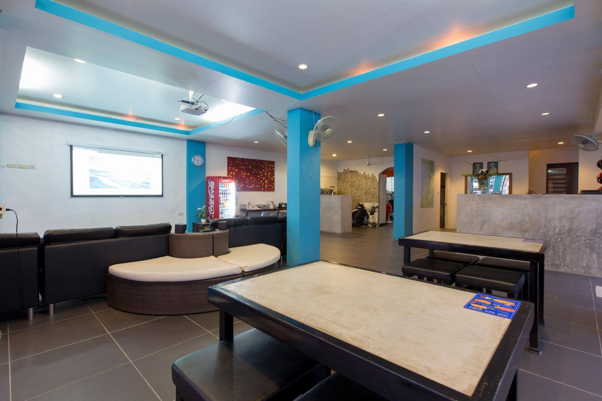 Cool Sea House Hotel Patong Bagian luar foto