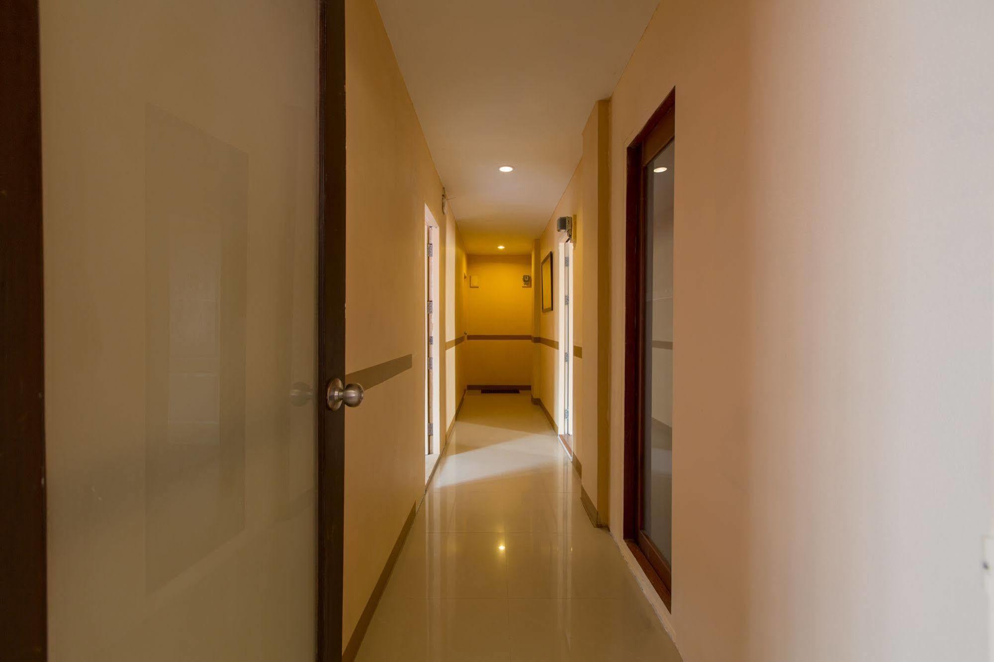 Cool Sea House Hotel Patong Bagian luar foto