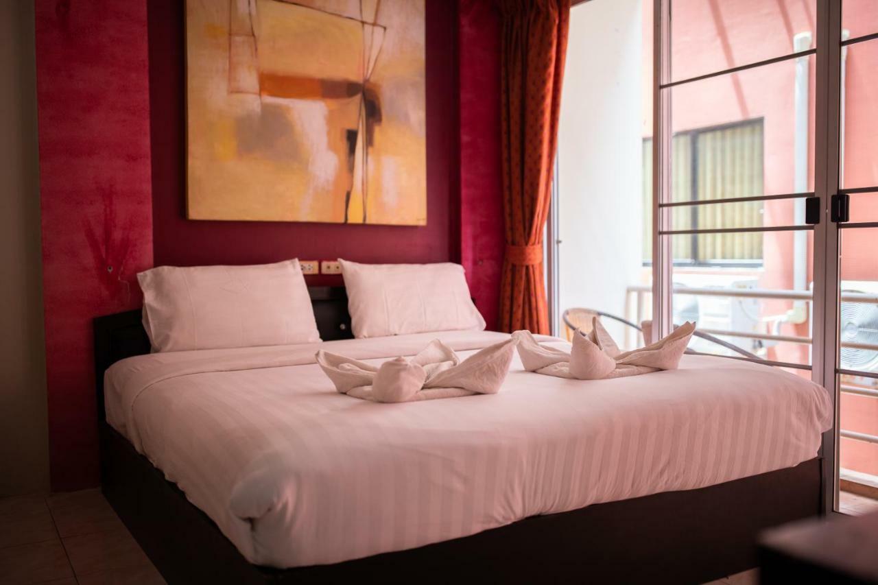 Cool Sea House Hotel Patong Bagian luar foto