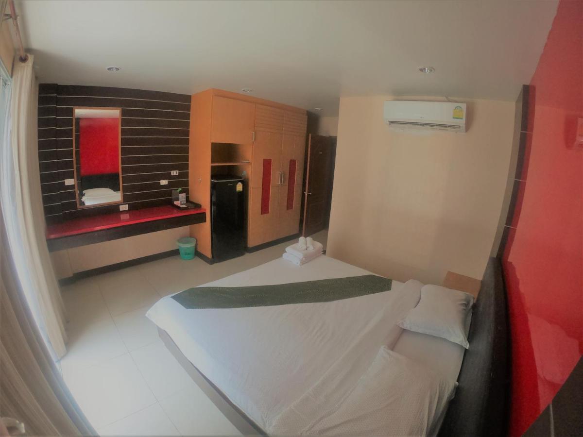 Cool Sea House Hotel Patong Bagian luar foto