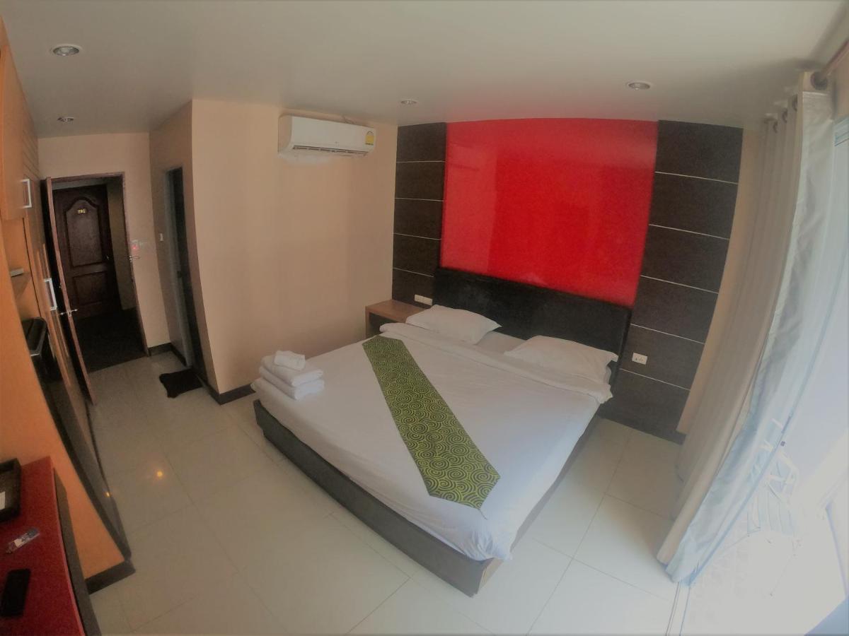 Cool Sea House Hotel Patong Bagian luar foto